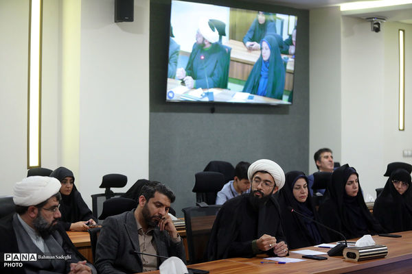  نشست فعالان و مجموعه‌های مردمی تربیت با معاون پرورشی و فرهنگی وزارت آموزش و پرورش