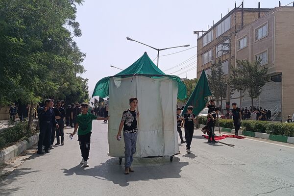 عزاداری مردم کرمانشاه در تاسوعای حسینی
