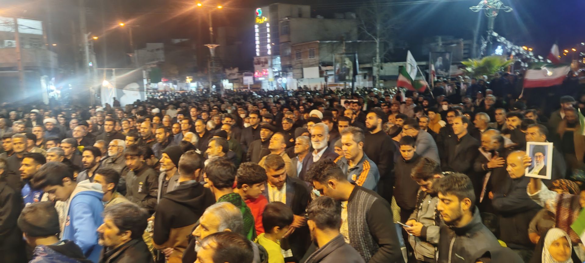 اجتماع باشکوه کوهدشتی‌ها در میدان امام خمینی(ره) 