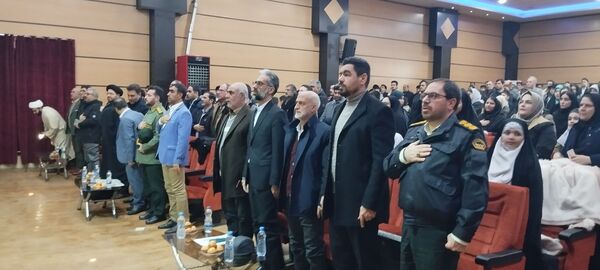 آیین تجلیل از نخبگان قرآنی و فرهنگی و هنری آموزش و پرورش مرند