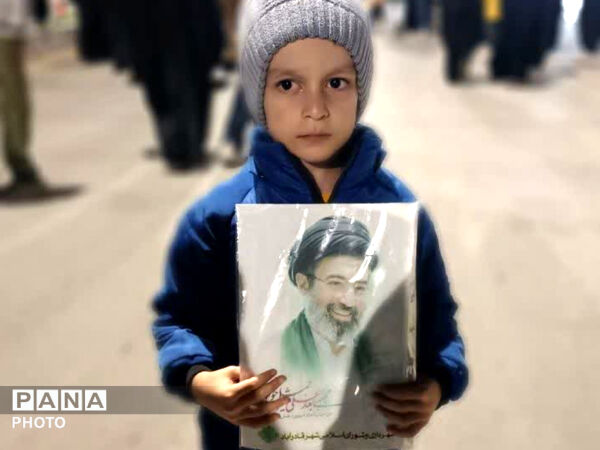 سنگر ما خیابان است