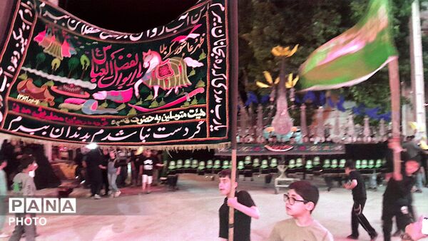 مراسم عزاداری شب های دهه اول محرم در شهرستان درگزین با حضور هیئت عزاداران 