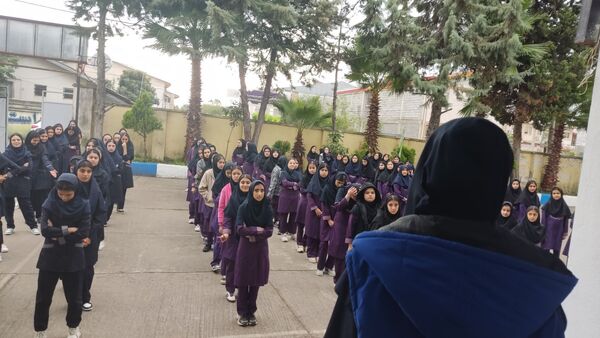 صبحگاه تشکیلاتی در مدرسه شبخ فضل الله نوری کومله