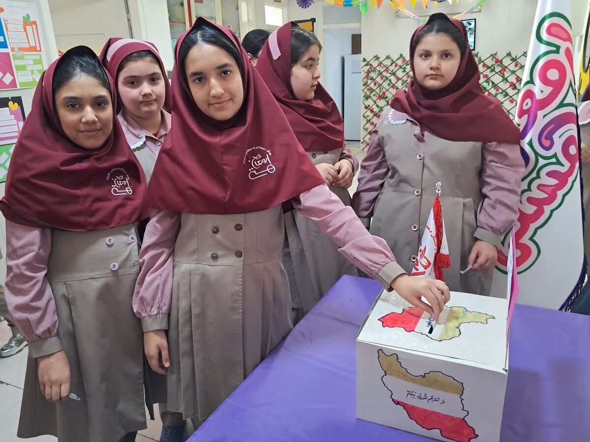 برگزاری انتخابات شورای دانش‌آموزی دبستان ارمغان هستی ناحیه 3 کرج