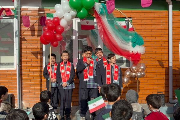 جشن انقلاب در ناحیه دو شهرری با حضور معاون پرورشی و فرهنگی شهرستانهای استان تهران 