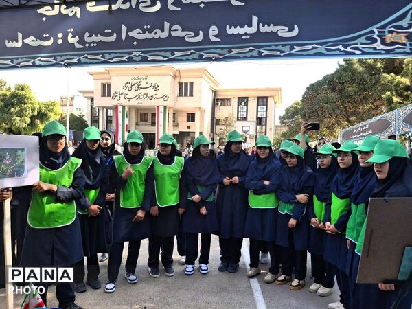 نواخته شدن زنگ مهر همزمان با آغاز سال تحصیلی جدید در تبادکان