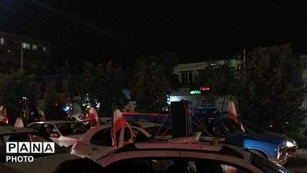 پرچم های ایران بر فراز بلوار فضل نیشابور قرار گرفت 