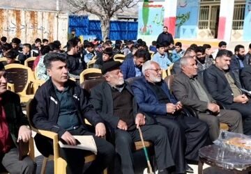 نواختن زنگ انقلاب در مدرسه شهید سلیمانی رفن 