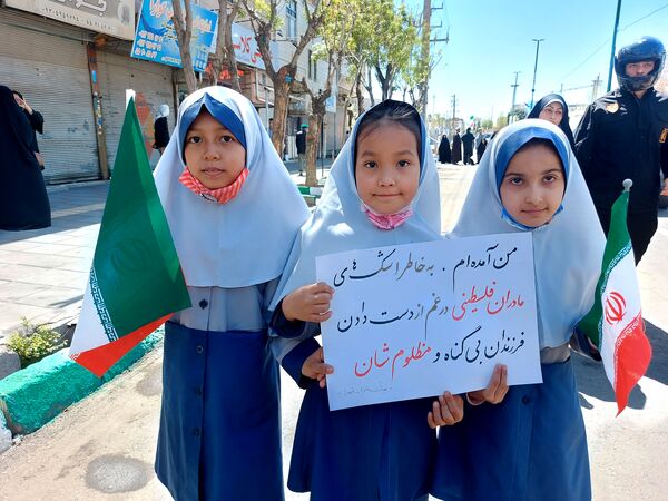 راهپیمایی روز قدس با حضور مدیرکل آموزش و پرورش شهرستان‌های تهران در کهریزک 