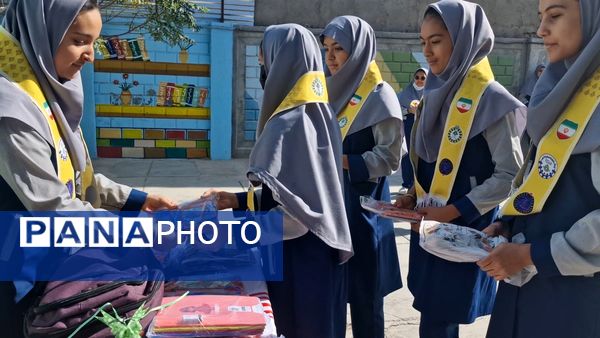 جشن عاطفه‌ها در دبیرستان افق خواف 