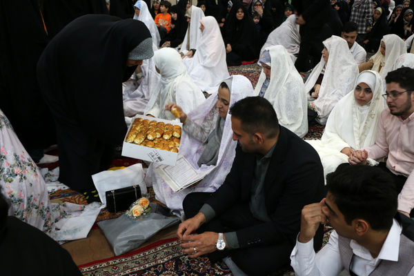 جشن ازدواج مسجدی 132 زوج‌ جوان در قم- 1