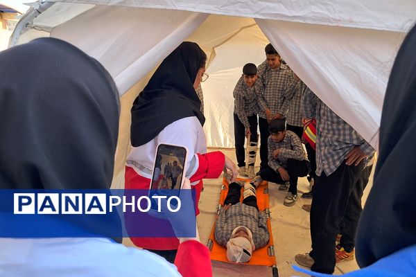 مراسم پدافند غیرعامل در دبیرستان بشارت بهارستان‌دو 