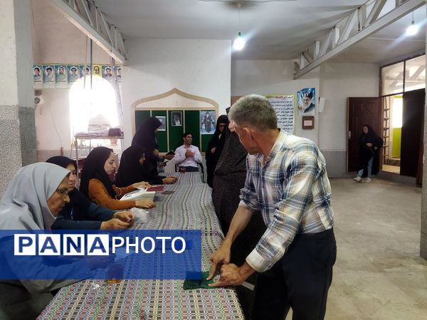 انتخابات چهاردهمین دوره ریاست‌جمهوری در مسجد جامع شهر