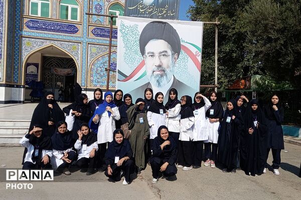 برپایی غرفه قرآن - عترت، فرهنگی - هنری و سلامت در مصلای نماز جمعه چهاردانگه