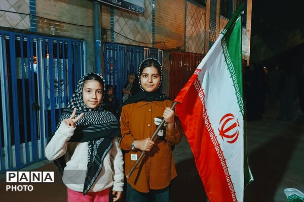  لردگان یک صدا و یک‌دل، جانم فدای رهبر