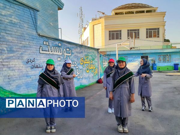 به صدا درآمدن زنگ مهر در مدرسه شایستگان منطقه ۱۶