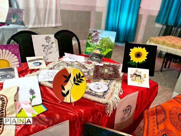 نمایشگاه آثار و دستاوردهای دانش‌آموزی خاتم