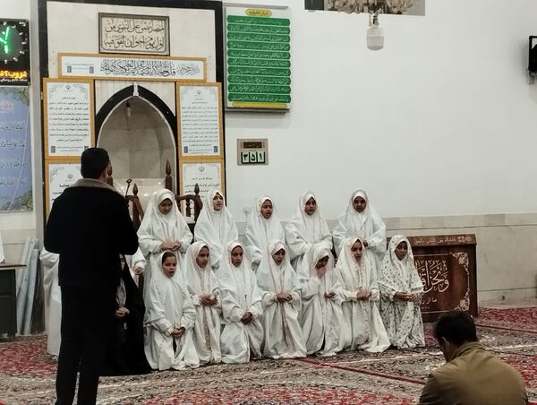 جشن روز مادر و ولادت حضرت زهرا س در مسجد جامع روستای مهدی آباد خلیل آباد 