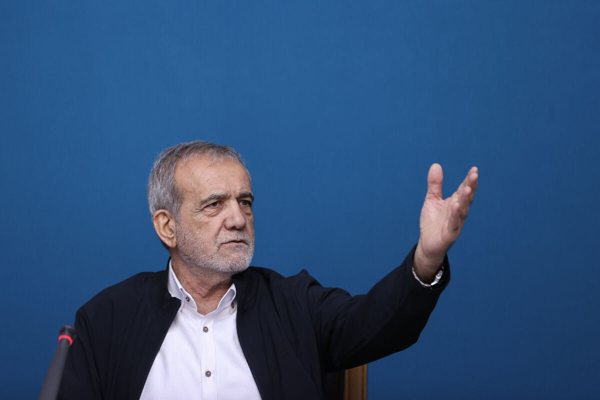 خیابان‌ها پر از مردم است؛ این‌ها «هوش مصنوعی» نیستند، ملت ایران‌اند