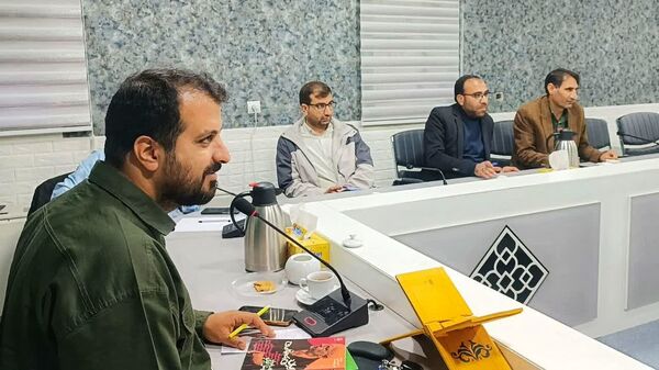 نشست گفت‌وگوی کتاب محور" ایرانی‌ها چه رویایی در سر دارند؟" در یاسوج