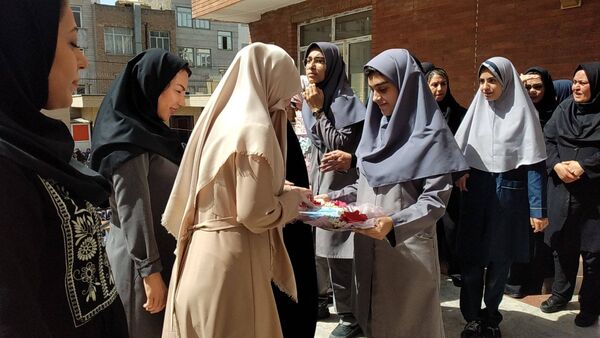 جشن روز معلم دبیرستان شهیده محبوبه دانش 