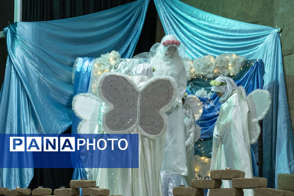 اجرای نمایش حدیث کساء و تشییع نمادین حضرت زهرا(س) توسط دانش آموزان دبستان حضرت زینب(س) 