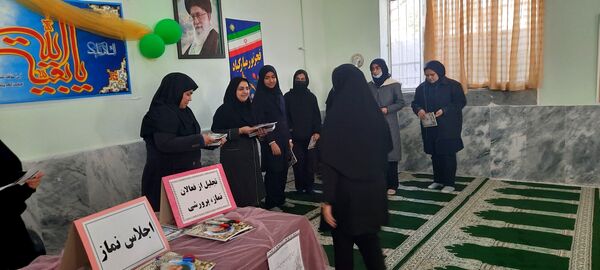 شور انقلابی و شمیم مهدوی در دبیرستان تمام تشکیلاتی الزهرا(س) شهرستان سرخس