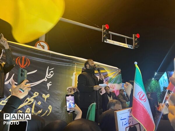 حضور مردم کرج‌در چهل و هفتمین شب جنگ رمضان