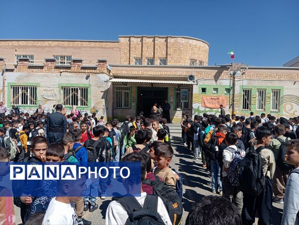 جشن پرشکوه آغاز سال تحصیلی جدید در مدرسه ابتدایی فتحیان بانه
