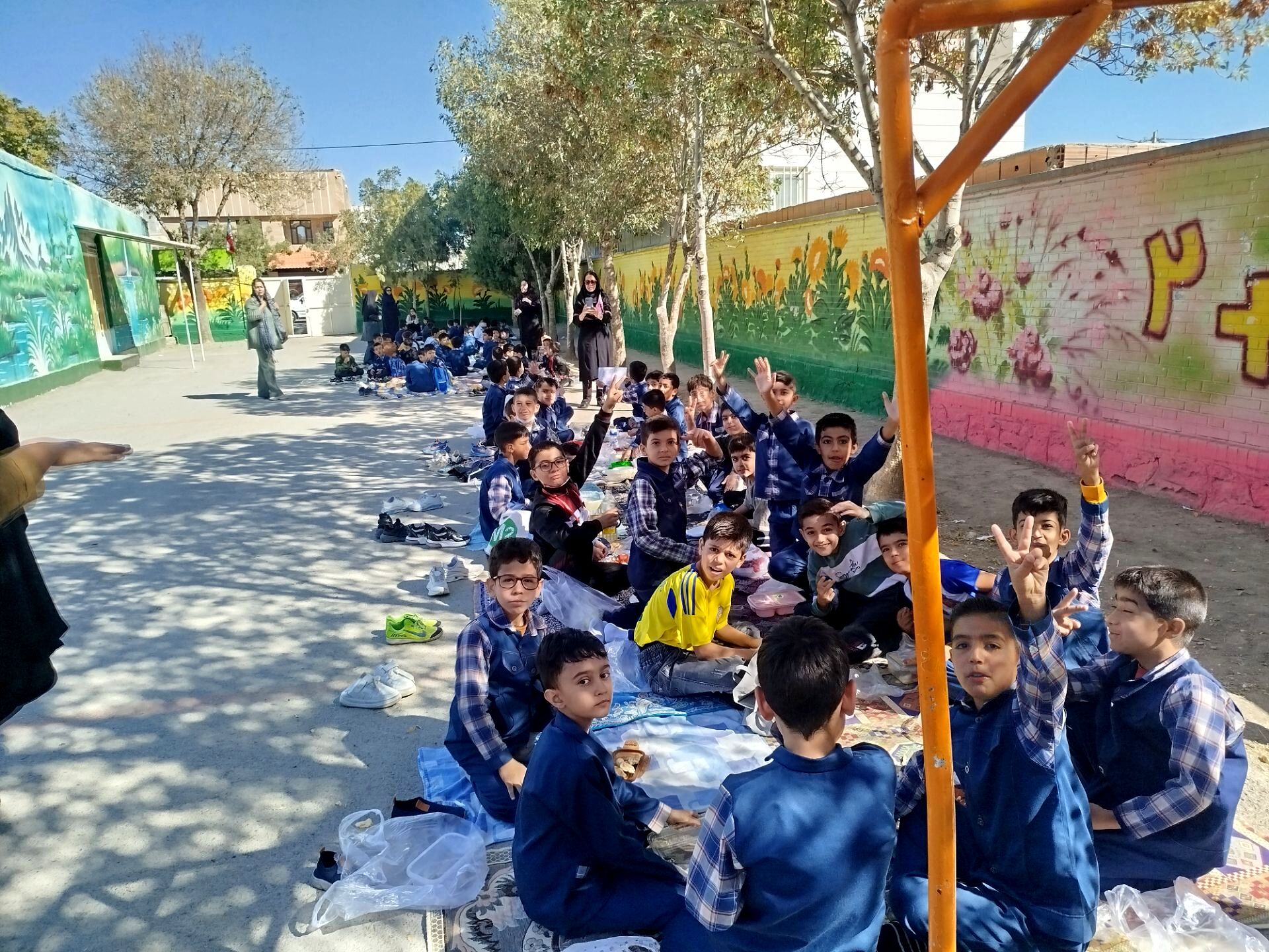 صبحانه سلامت در مدرسه مبین شهرستان شیروان