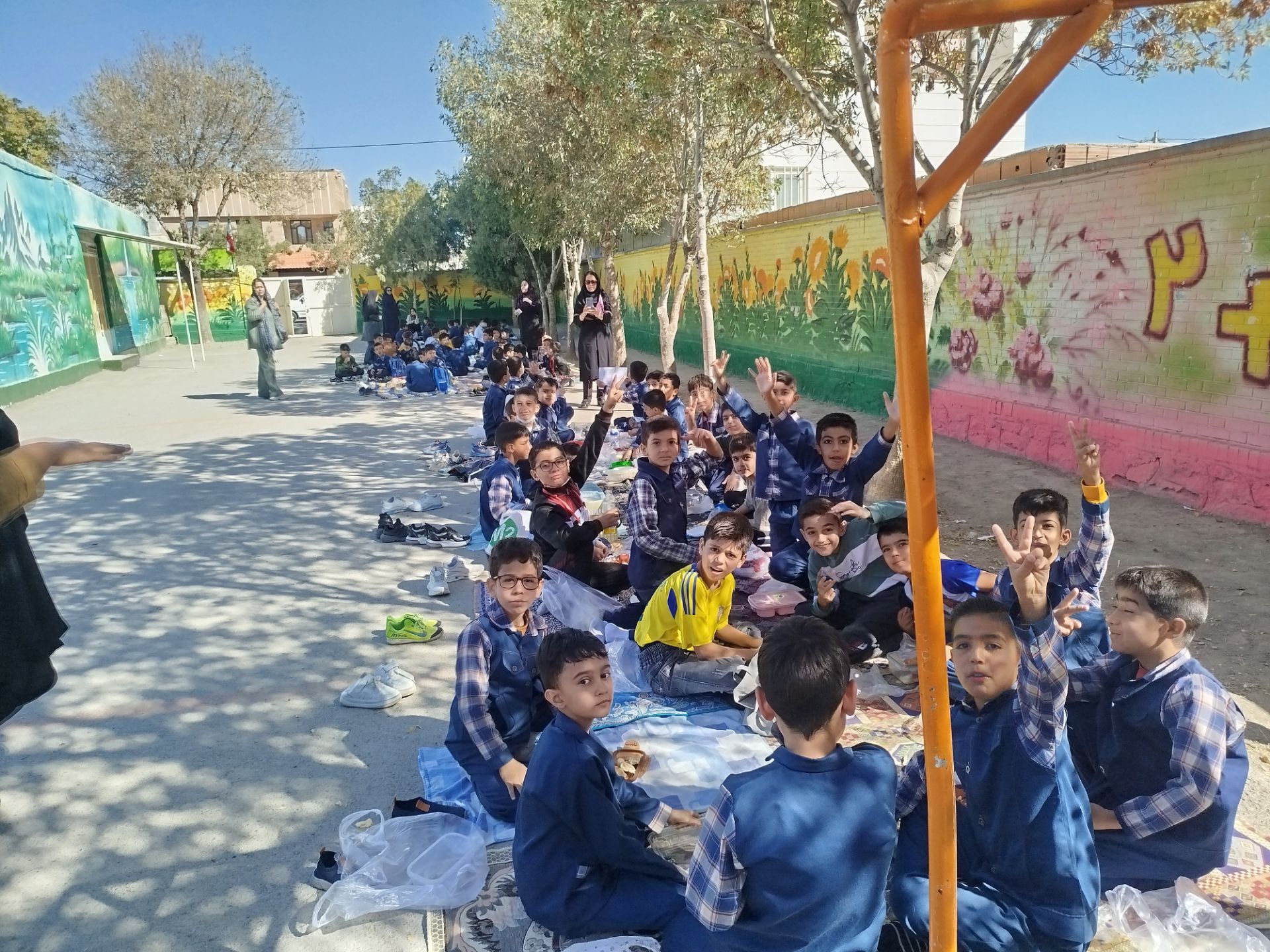 صبحانه سلامت در مدرسه مبین شهرستان شیروان