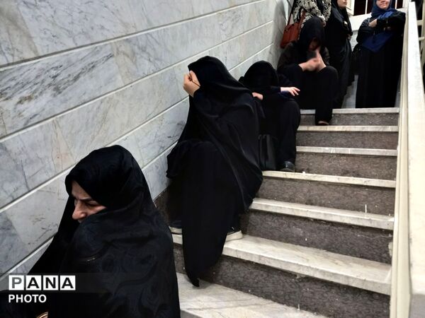 همراهی هیات زینب کبری(س) با کاروان نمادین اسرای کربلا