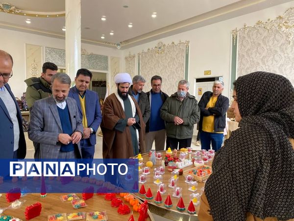 نمایشگاه صنایع دستی در کوهسرخ