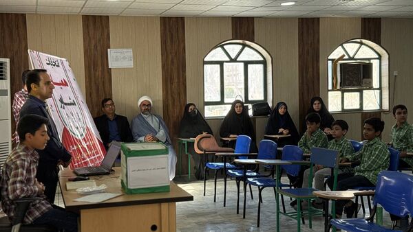 برگزاری انتخابات همیاران مشاور در مدارس شاهد شهرستان بوشهر