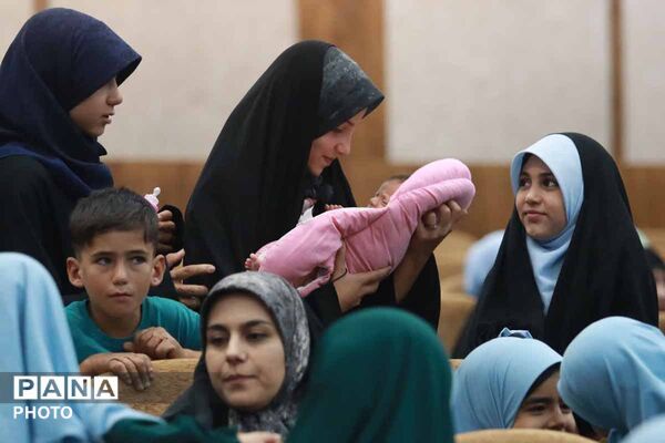 اختتامیه جشنواره‌های گروه‌های نقش‌آفرین فرهنگی هنری بسیج و سرود مقاومت خراسان شمالی 
