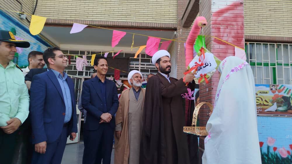 زنگ آغاز سال تحصیلی در مدرسه علقمه شاهد شهرستان قلعه‌گنج