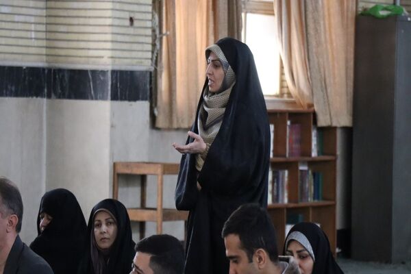 نماز جمعه این هفته شهرستان پاکدشت شاهد حضور پر رنگ فرهنگیان بود