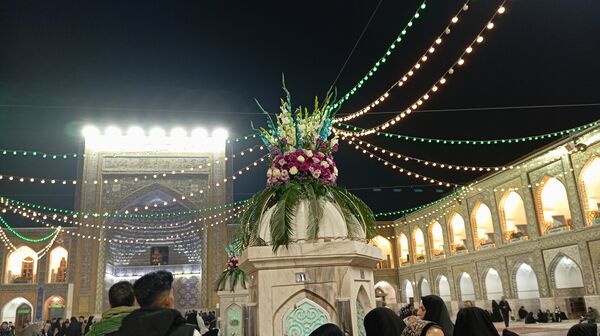 گل آرایی و چراغانی حرم رضوی 
