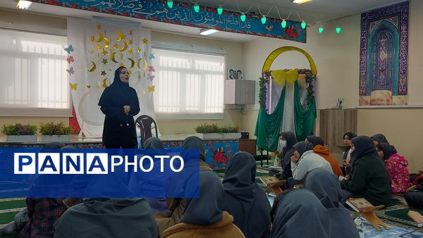 برگزاری جلسه توجیهی هدایت تحصیلی در مدرسه حضرت معصومه (س)
