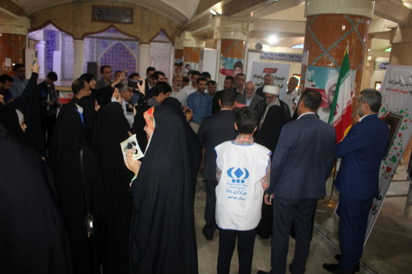 حضور پرشور مردم ولایت‌مدار بوشهر در پای صندوق‌های رأی