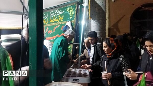 چایخانه هیئت الزهرای نیشابور در سی و نهمین شب از اجتماعات مردمی 