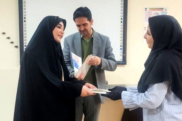 هنرهایی که نفس میکشند؛ با هنرمندی دانش‌آموزان دبستان امید بهارستان‌دو