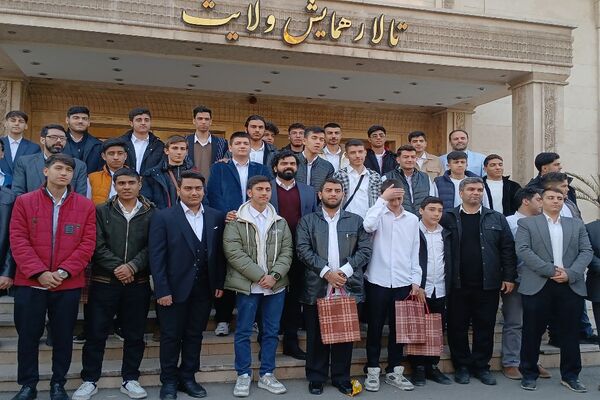 آبین بدرقه ۵۲ دانش‌آموز عمره‌گذار 
