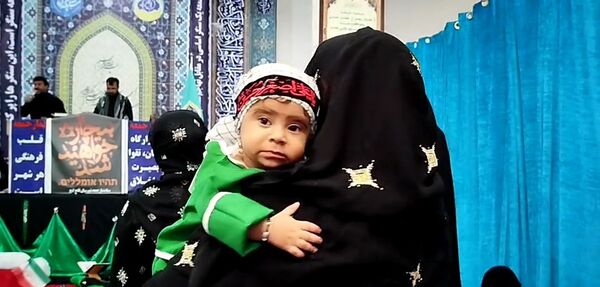 اجتماع شیرخوارگان حسینی در قلعه‌گنج 