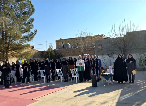 گرامیداشت هفته قرآن، عترت و نماز در آموزشگاه مرحوم صفری شهرستان خلیل آباد