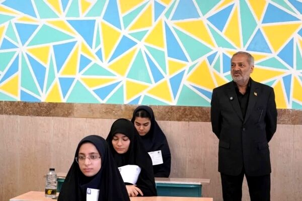 حضور وزیر آموزش و پرورش در جمع داوطلبان آزمون مدارس سمپاد و نمونه دولتی مشهد
