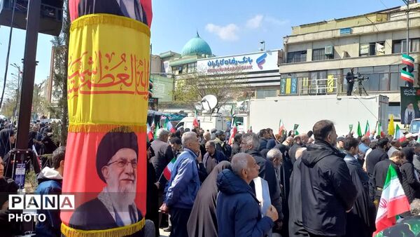 تشیع شهدای ناوشکن دنا و شهید لاریجانی در تهران