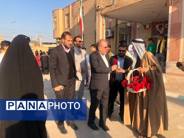 نواخته شدن زنگ گلبانگ انقلاب اسلامی در دبیرستان خوروش2 کارون