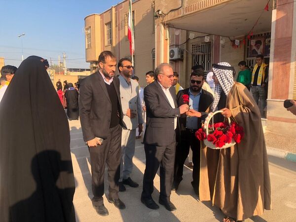 نواخته شدن زنگ گلبانگ انقلاب اسلامی در دبیرستان خوروش2 کارون