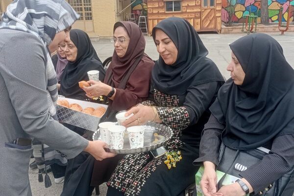 جشن نیمه شعبان در مدرسه زهره وند قرچک